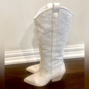 Dolce Vita Navene Boots- Off White Pearls NWOT